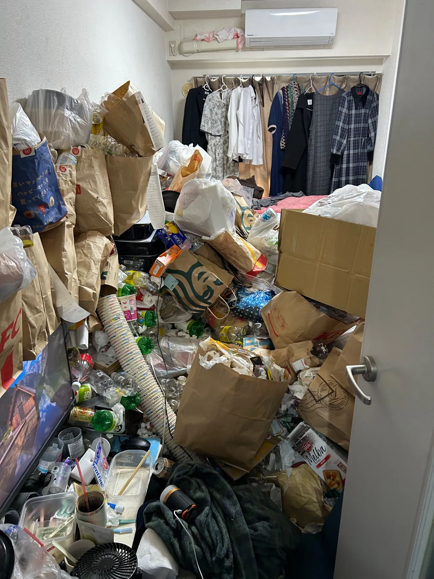 ゴミ部屋化したワンルームの片付け事例(京都府亀岡市)